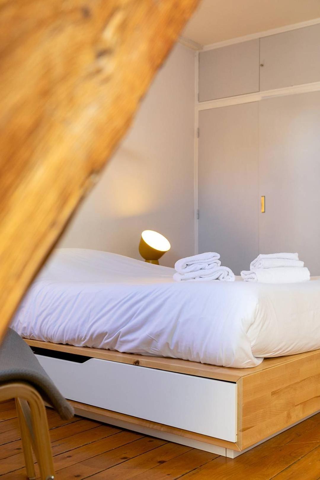 Ferienwohnung La Plume Aux Pieds Du Parvis Saint Jean Dijon Exterior foto